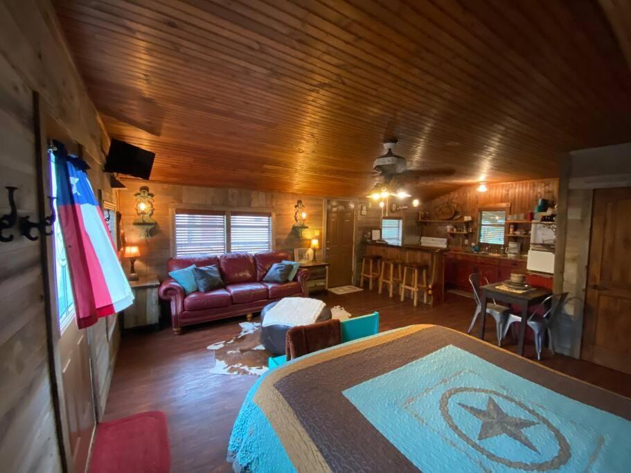 8Th St. Cowboy Haus I Biker Friendly I River Бандера Екстер'єр фото